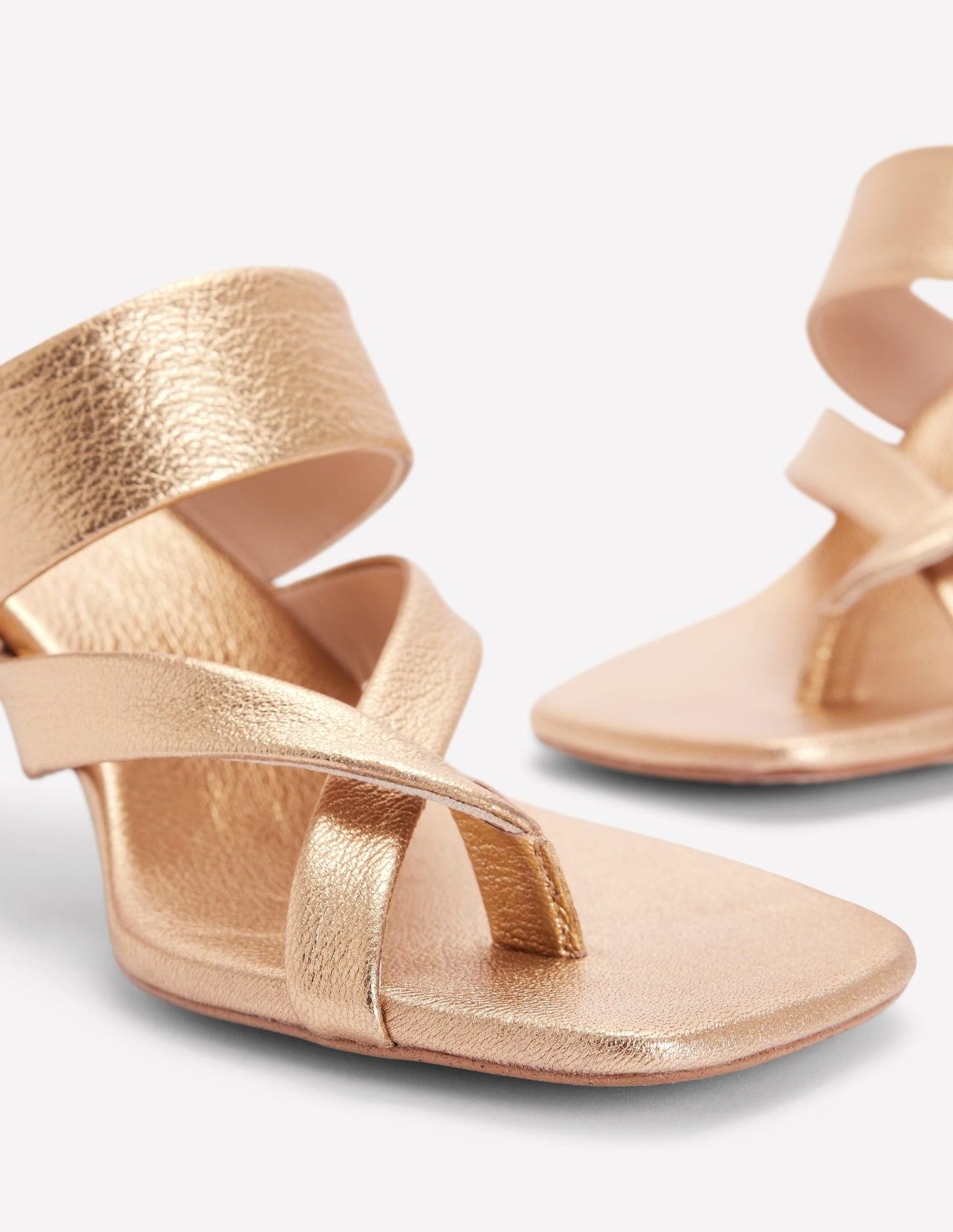 Toe Post Kitten Heels-Gold