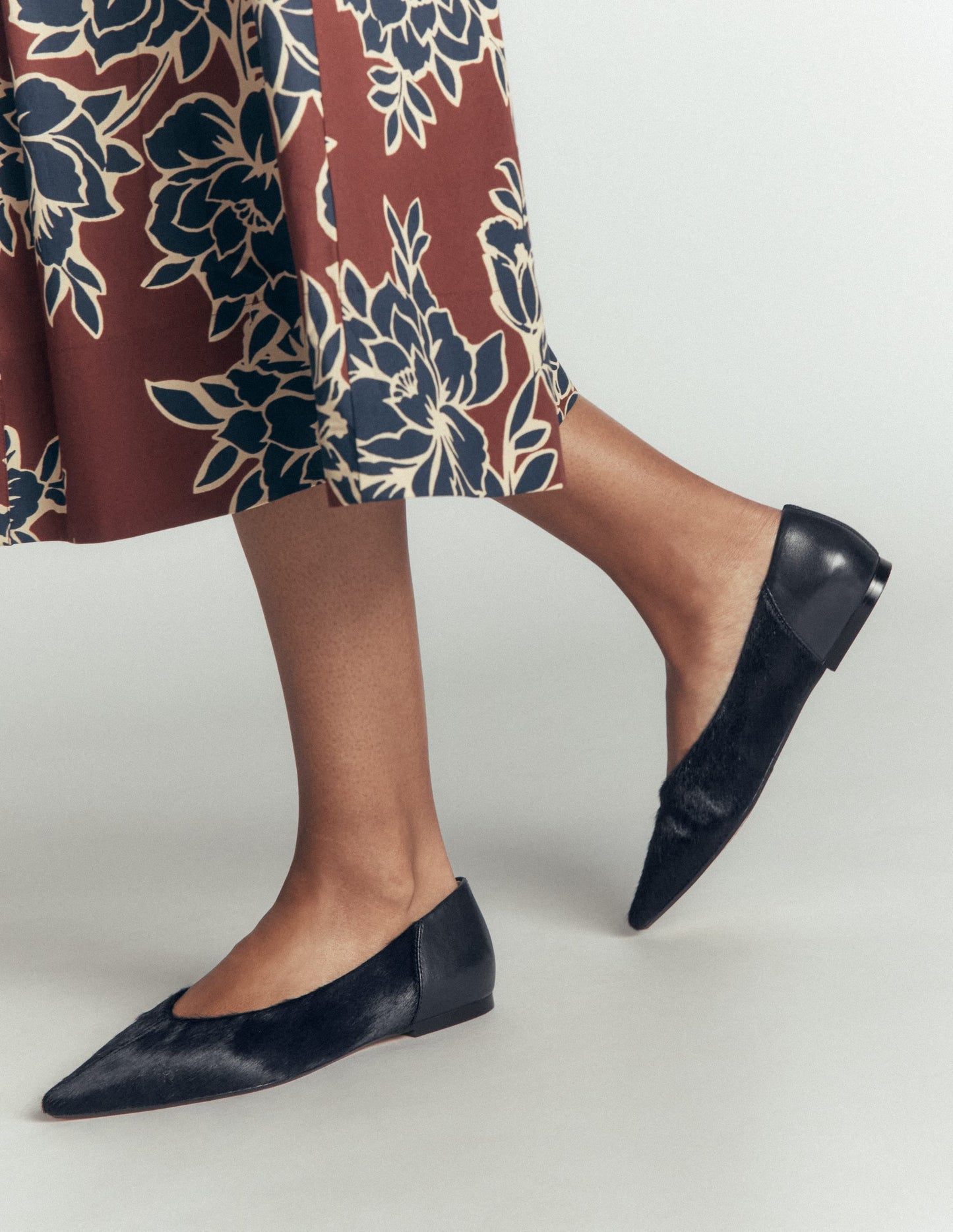 Nigella Pointed Toe Flats-Navy
