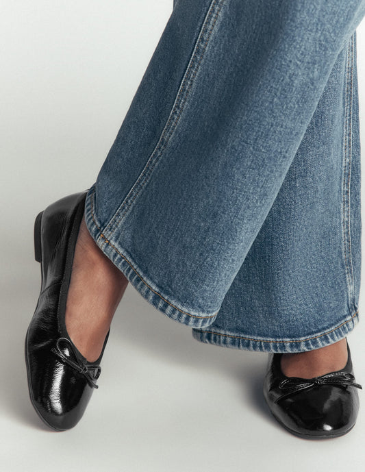 Patti Round Toe Ballet Flats-Black
