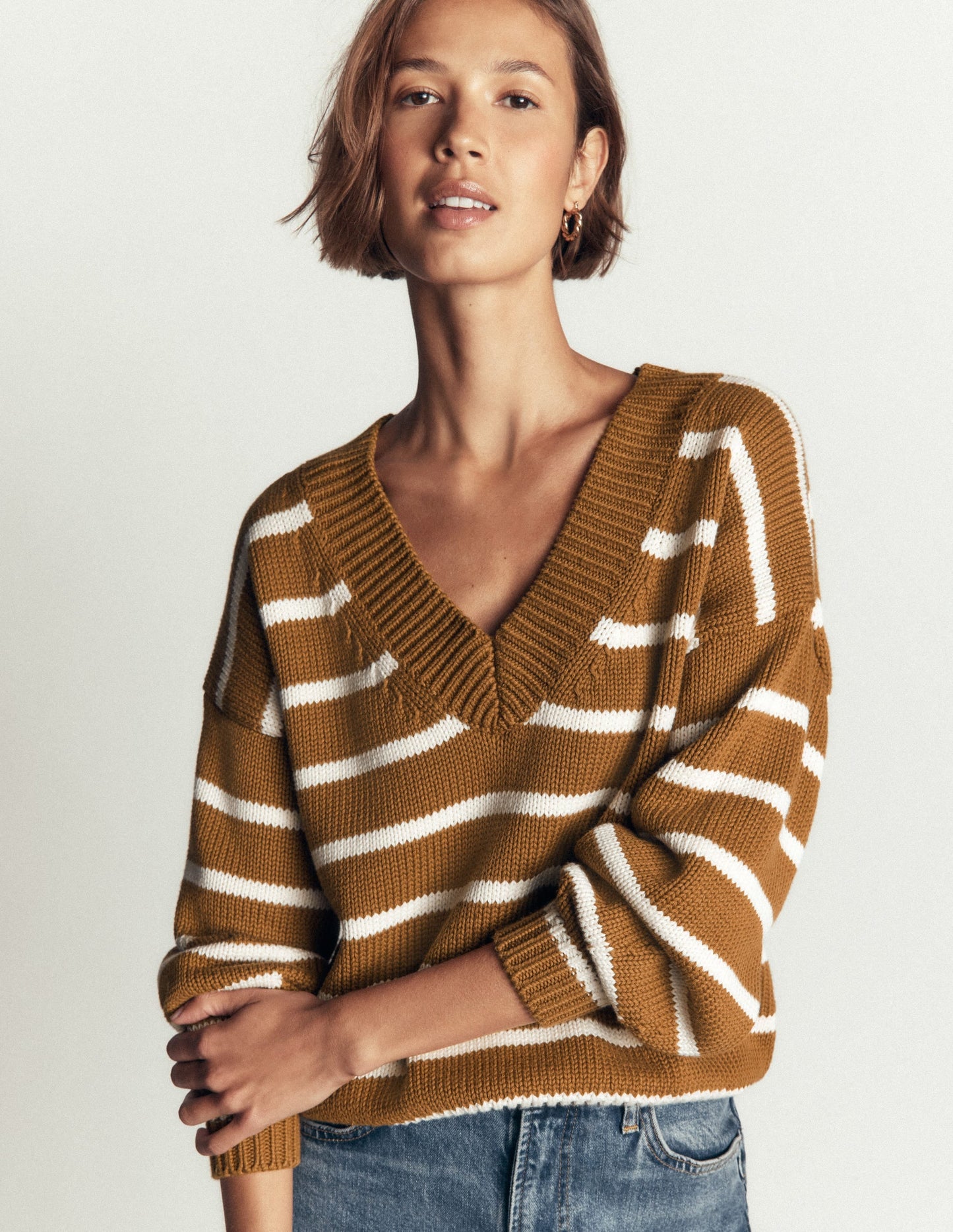 Lucy Cotton V-neck Jumper-Gingerbread, Ivory