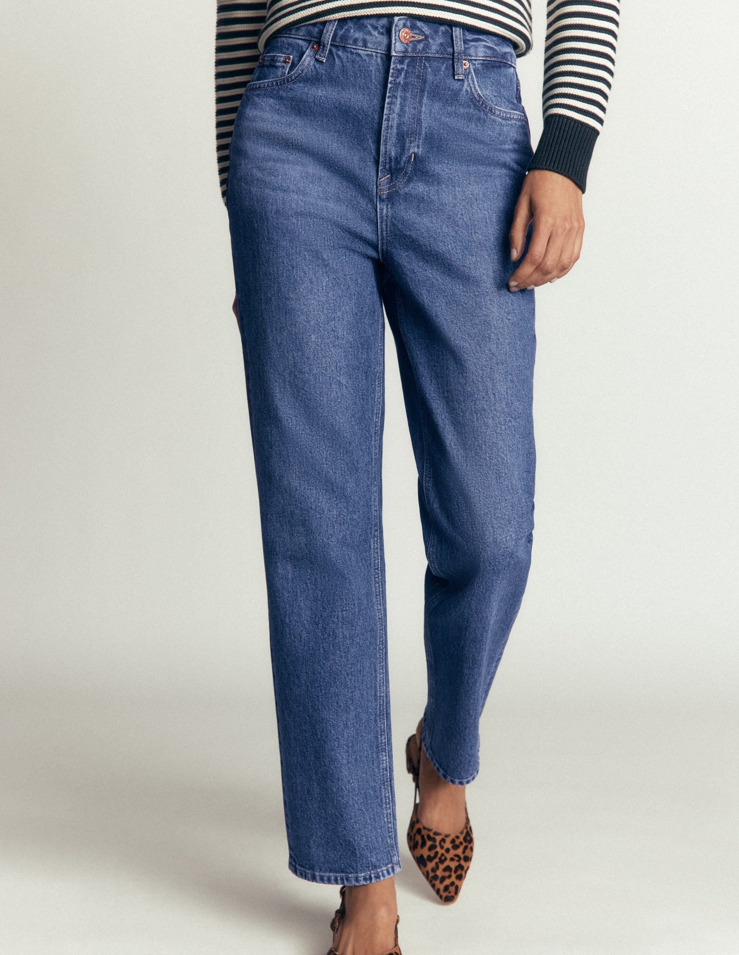 High Rise Straight Jeans-Mid Vintage