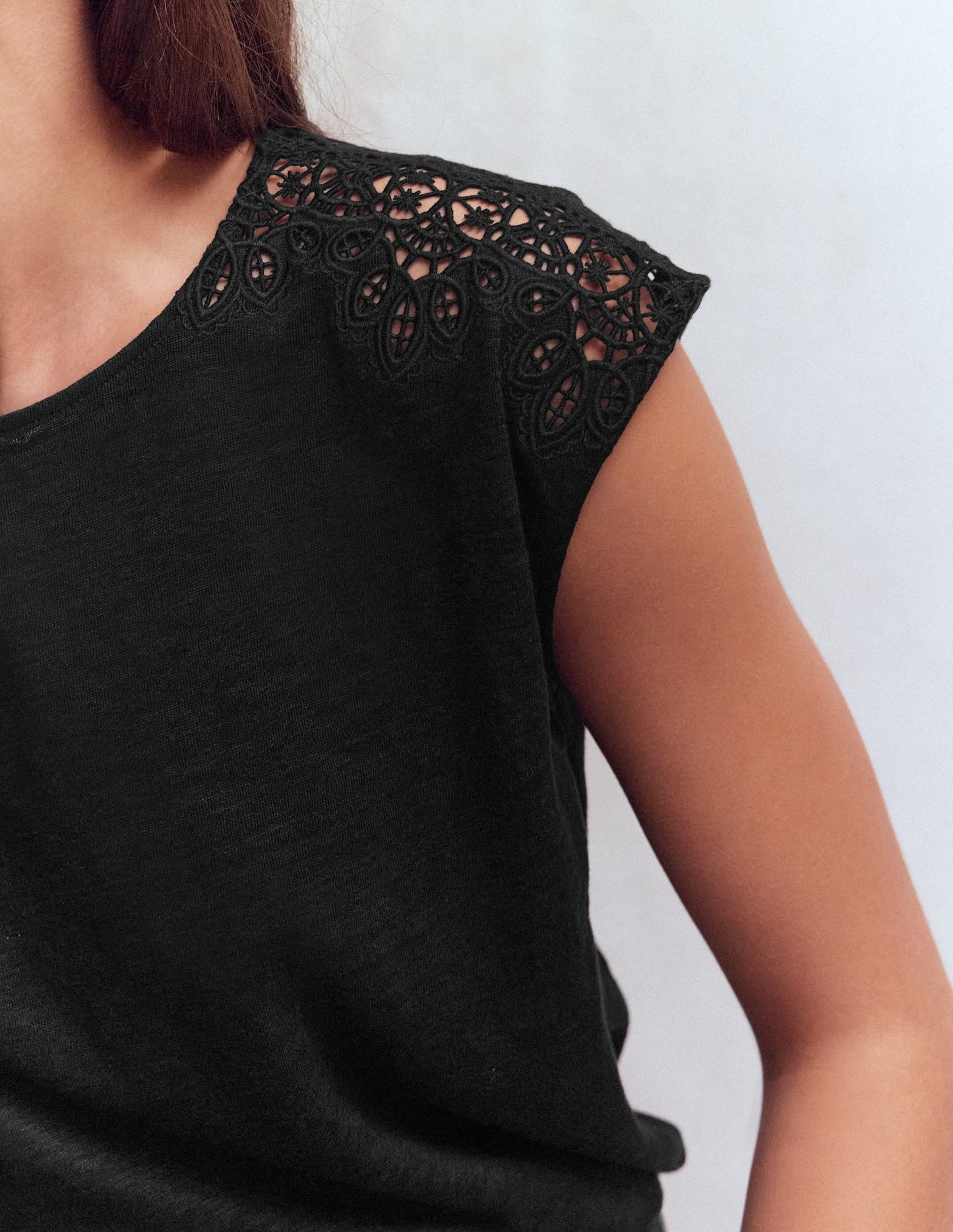Tara Cutwork Linen Tee-Black