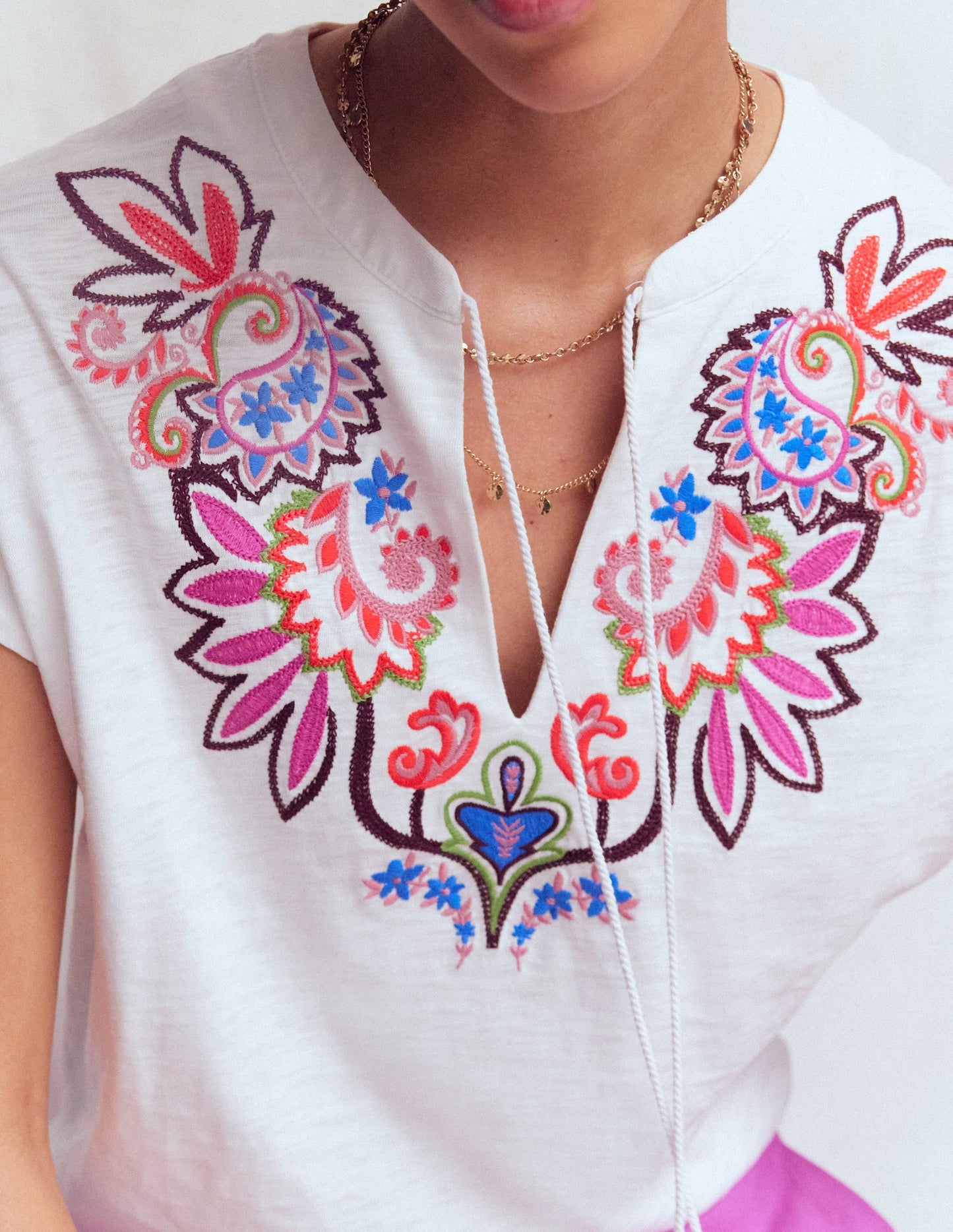 Nina Embroidered Notch T-shirt-White - Multi Embroidery