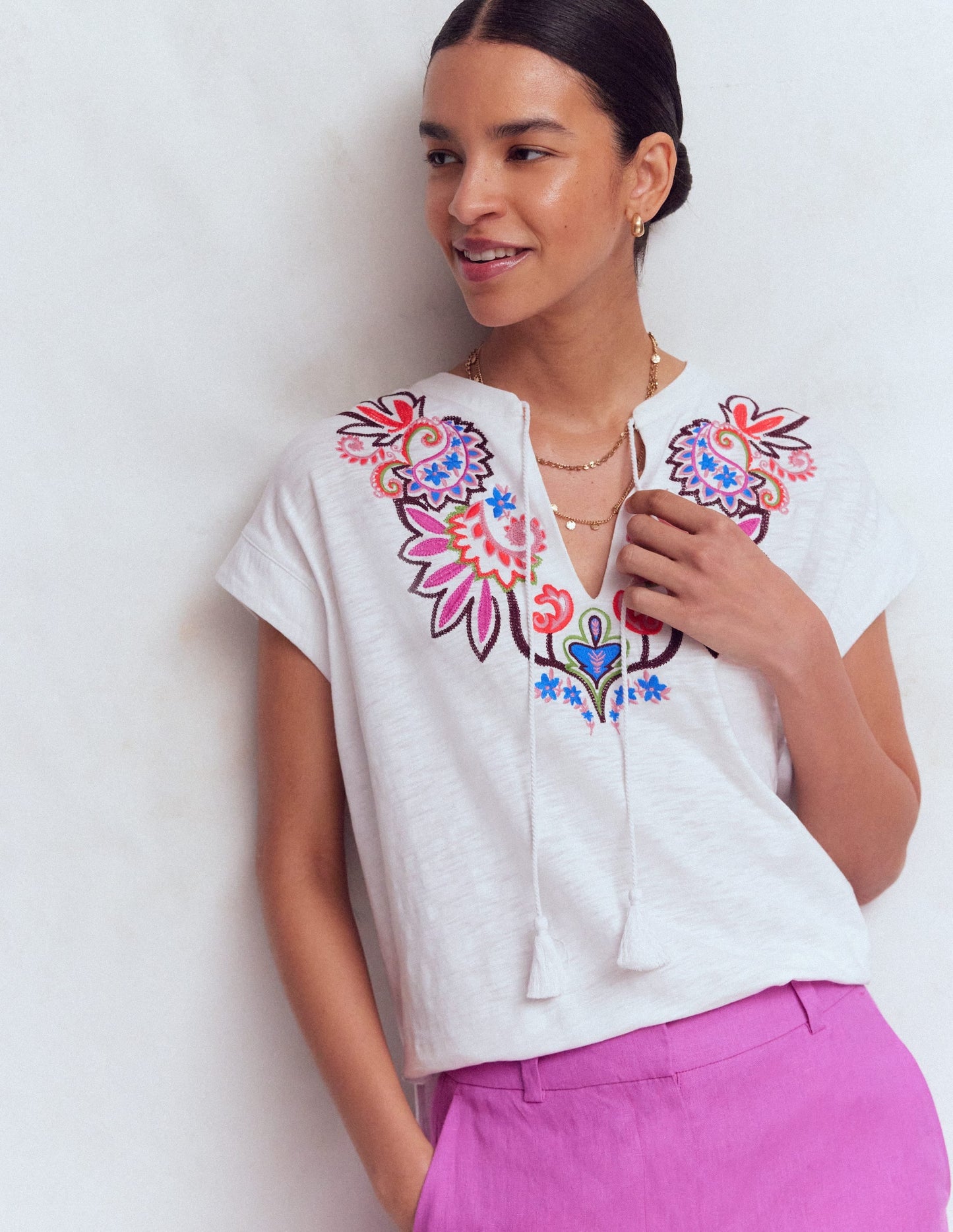 Nina Embroidered Notch T-shirt-White - Multi Embroidery