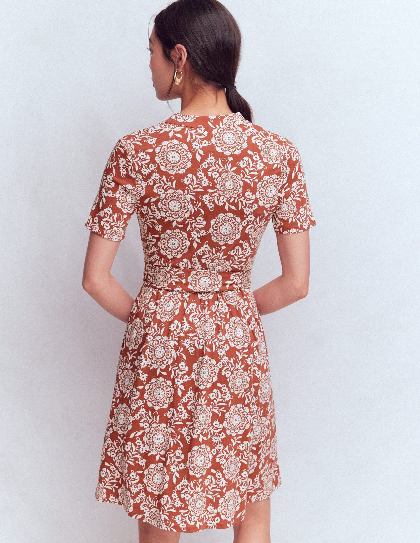 Daisy Flippy Jersey Dress-Brown, Decorative Blossom