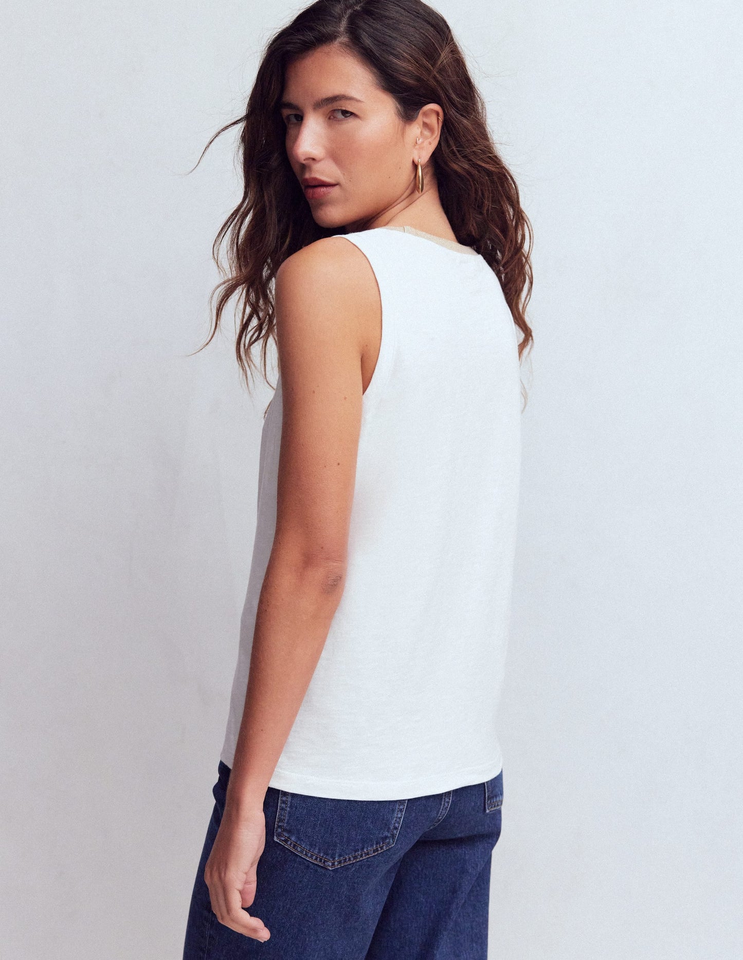 Metallic Trim Scoop Neck Vest-White