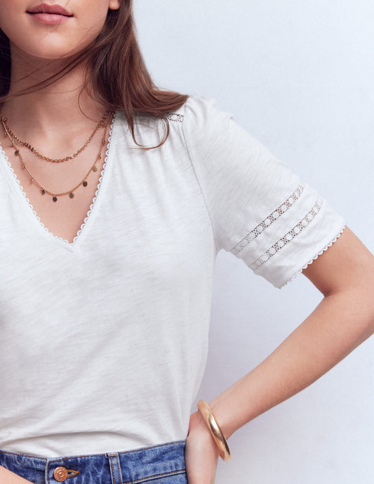 Poppy Trim V Neck T-Shirt-White