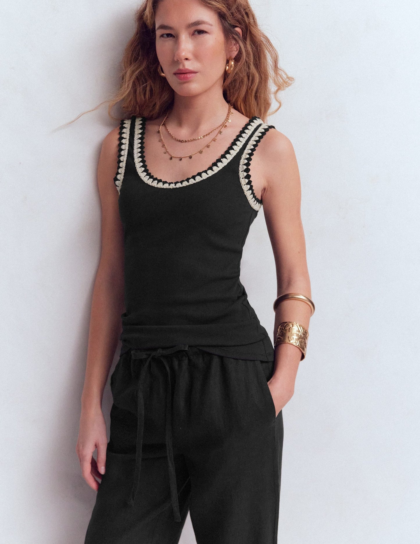 Maddie Trim Detail Vest-Black