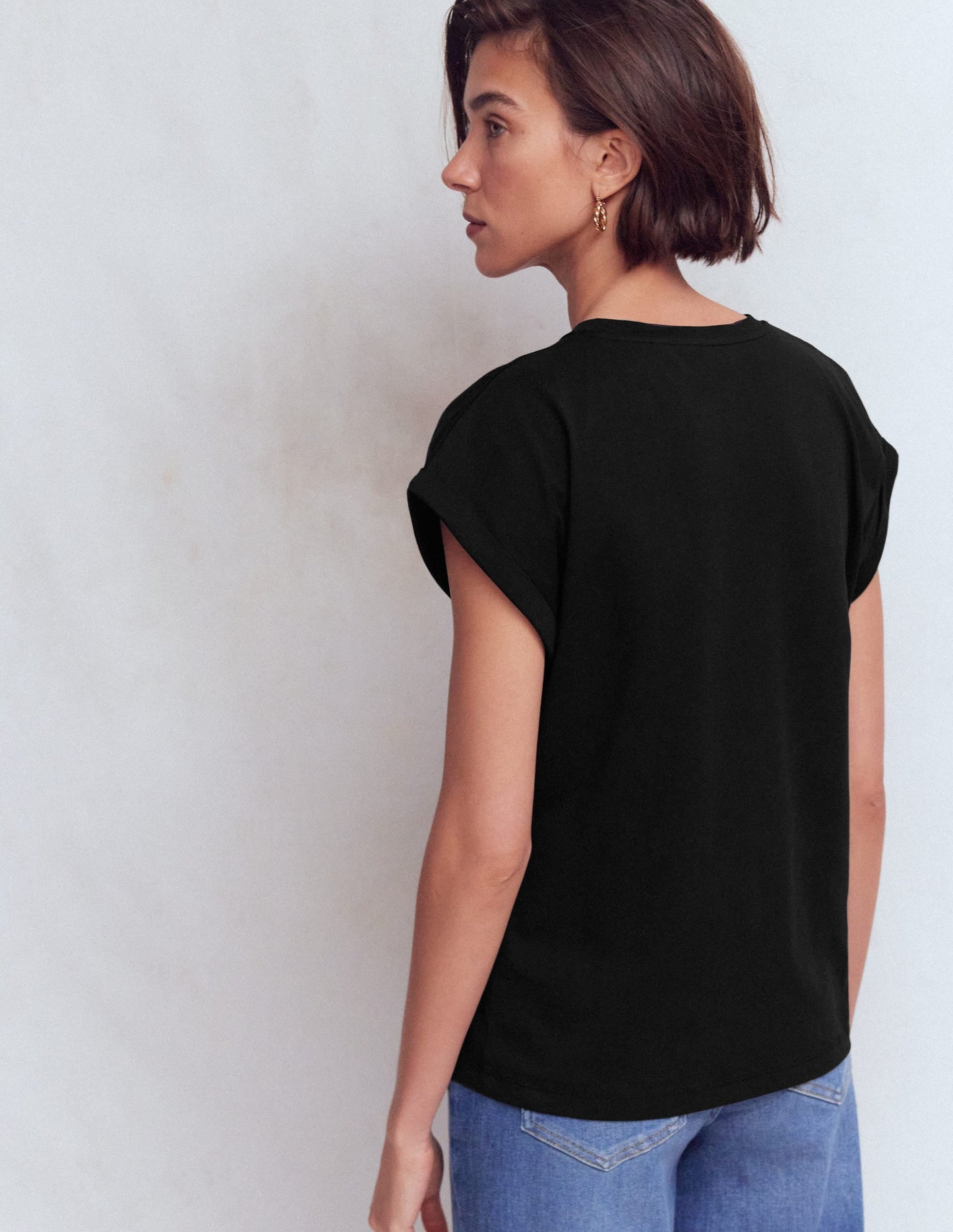 Turn Back T-shirt-Black