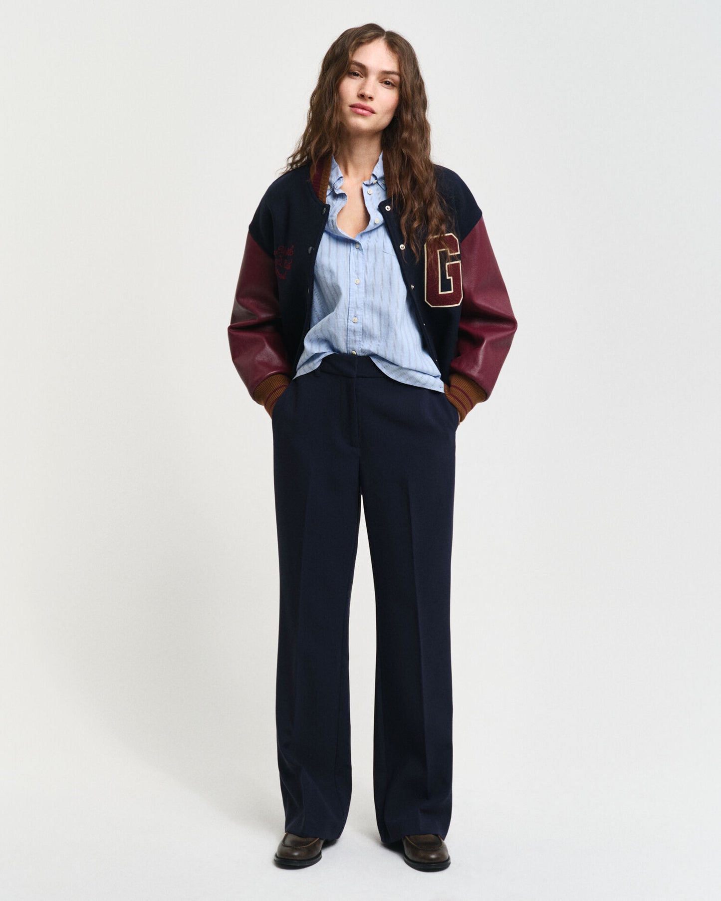Pantalon patte d'éléphant coupe ajustée