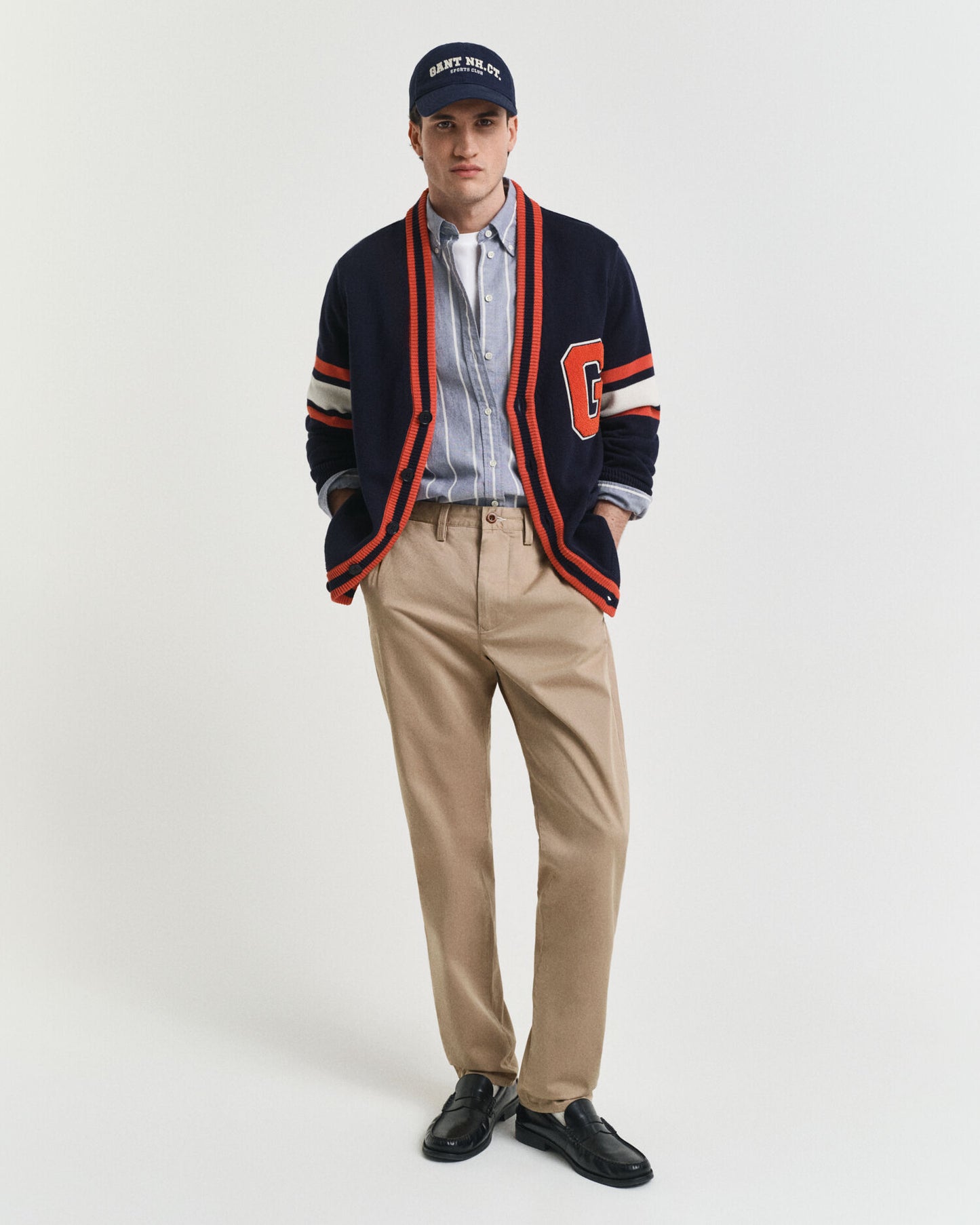 Pantalon chino en serge coupe droite