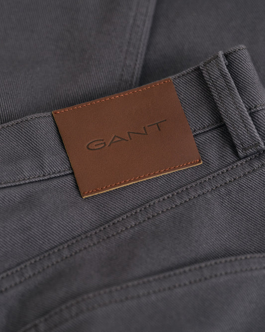 Jean en twill souple coupe ajustée