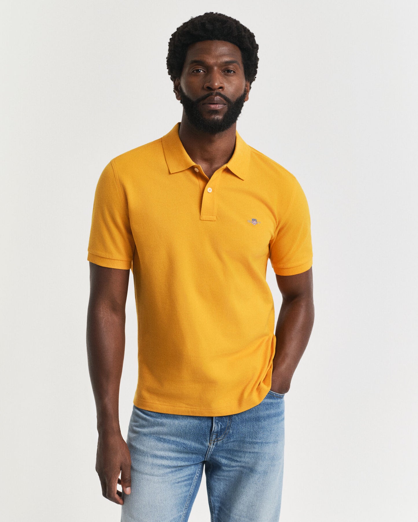 Regular Fit Polohemd mit Schild-Logo aus Piqué
