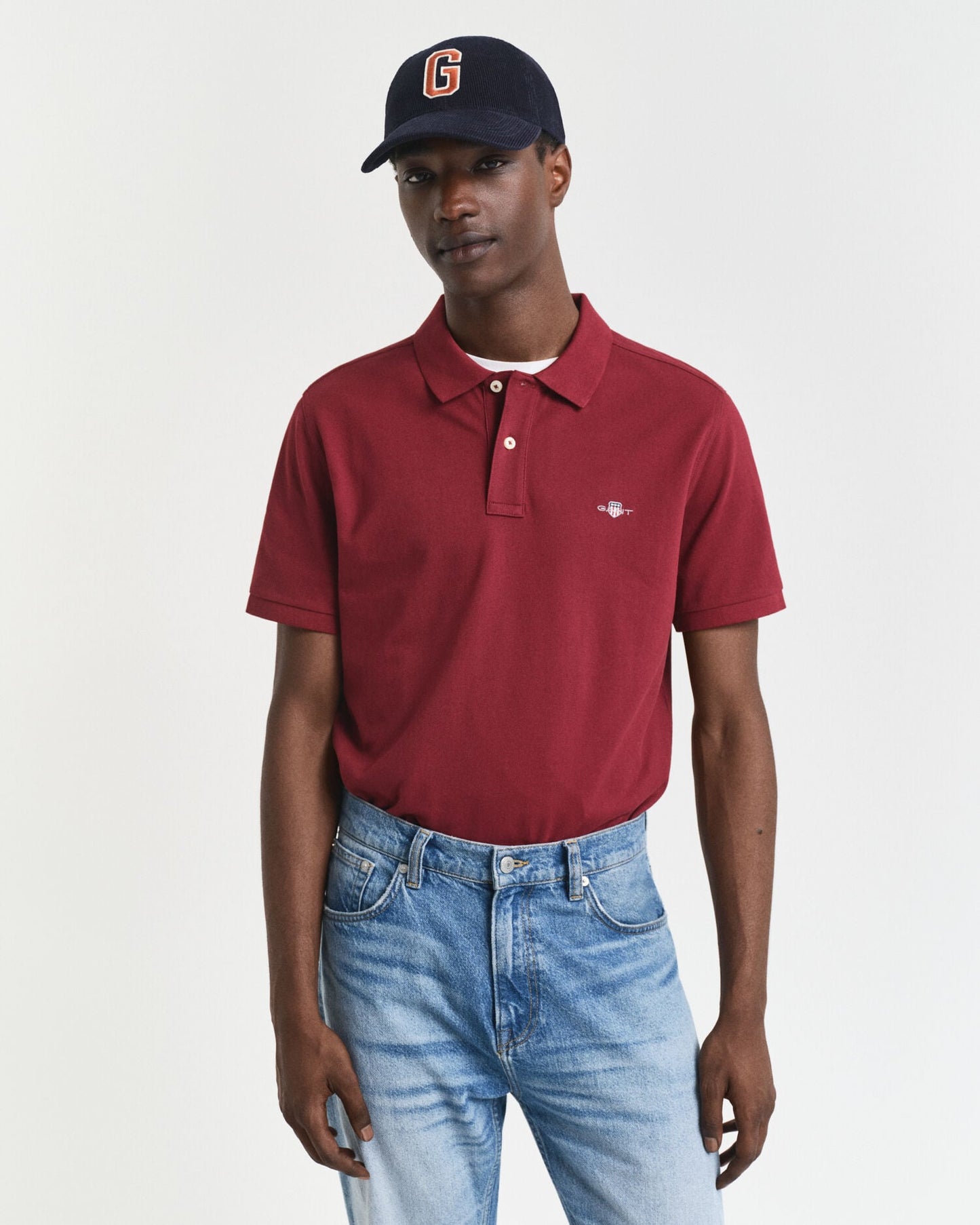 Polo piqué coupe droite avec écusson